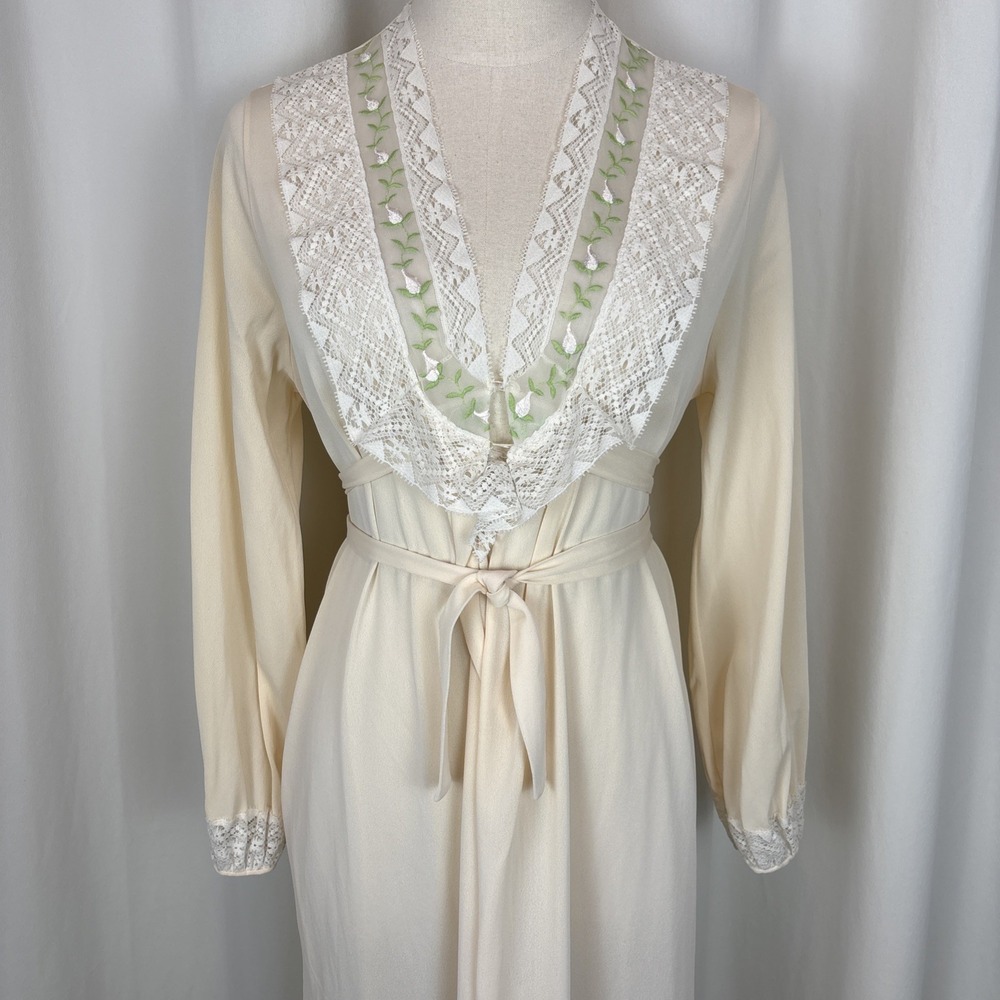 Vintage 1970s Pastel Peach Full Length Peignoir Robe Embroidered & Lace S/M